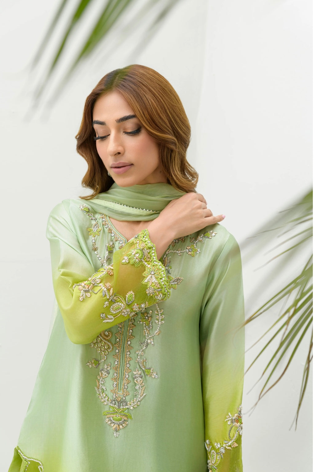 FLAIRS STUDIO ‘FREYA FESTIVE WEAR’24 | KIWI