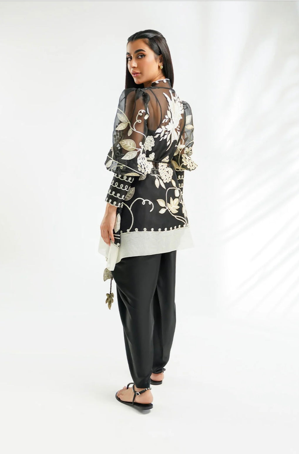 SANIA MASKATIYA ‘INAYA LUXE’24 | IZMIA