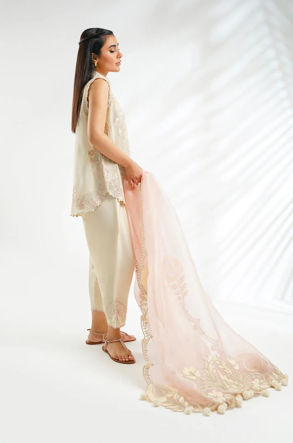 SANIA MASKATIYA ‘INAYA LUXE’24 | SHREY