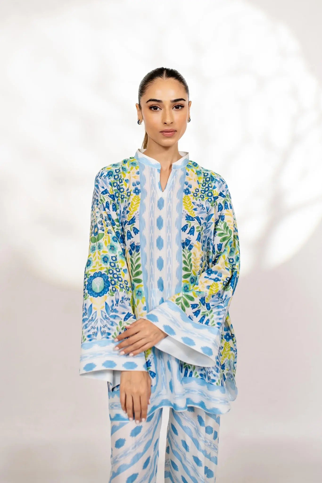 BARAE KHANOM ‘ZAYRA COLLECTION’24 | WATER LILLY