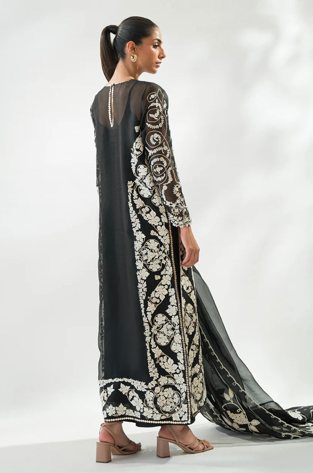 SANIA MASKATIYA ‘AZUR LUXE PRET’24 | NOORAH