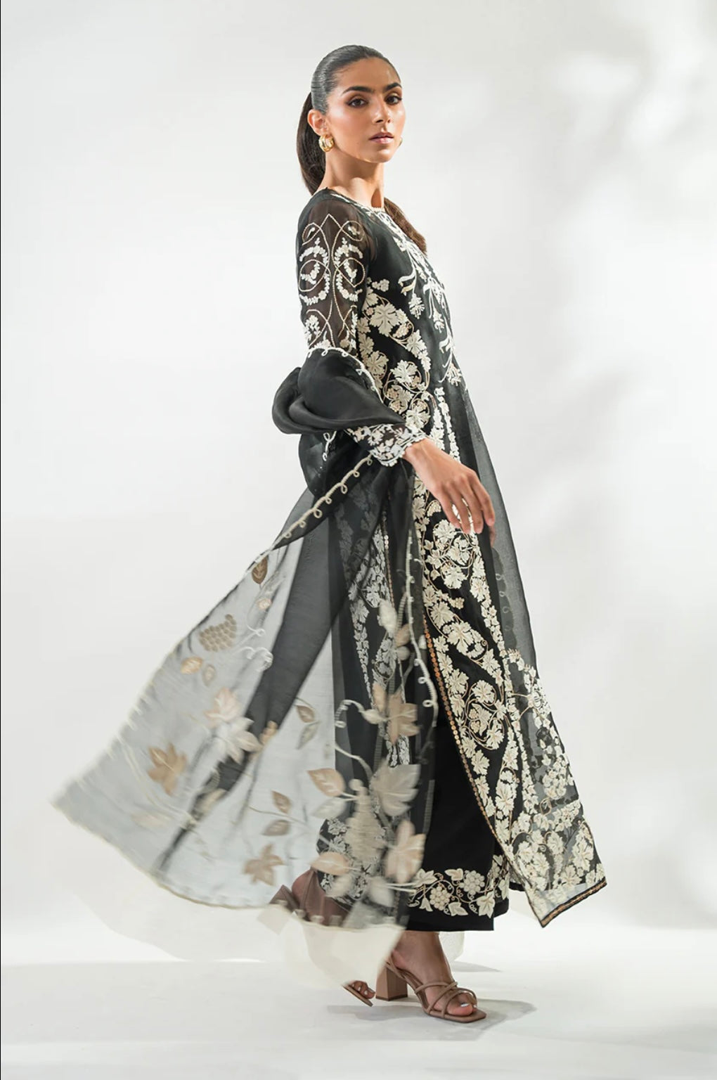 SANIA MASKATIYA ‘AZUR LUXE PRET’24 | NOORAH