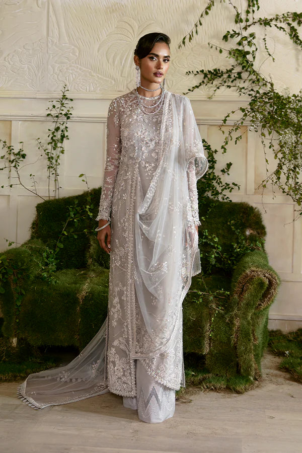 SUFFUSE FREESHIA RTW’23 | AMBER