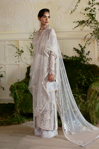 SUFFUSE FREESHIA RTW’23 | AMBER
