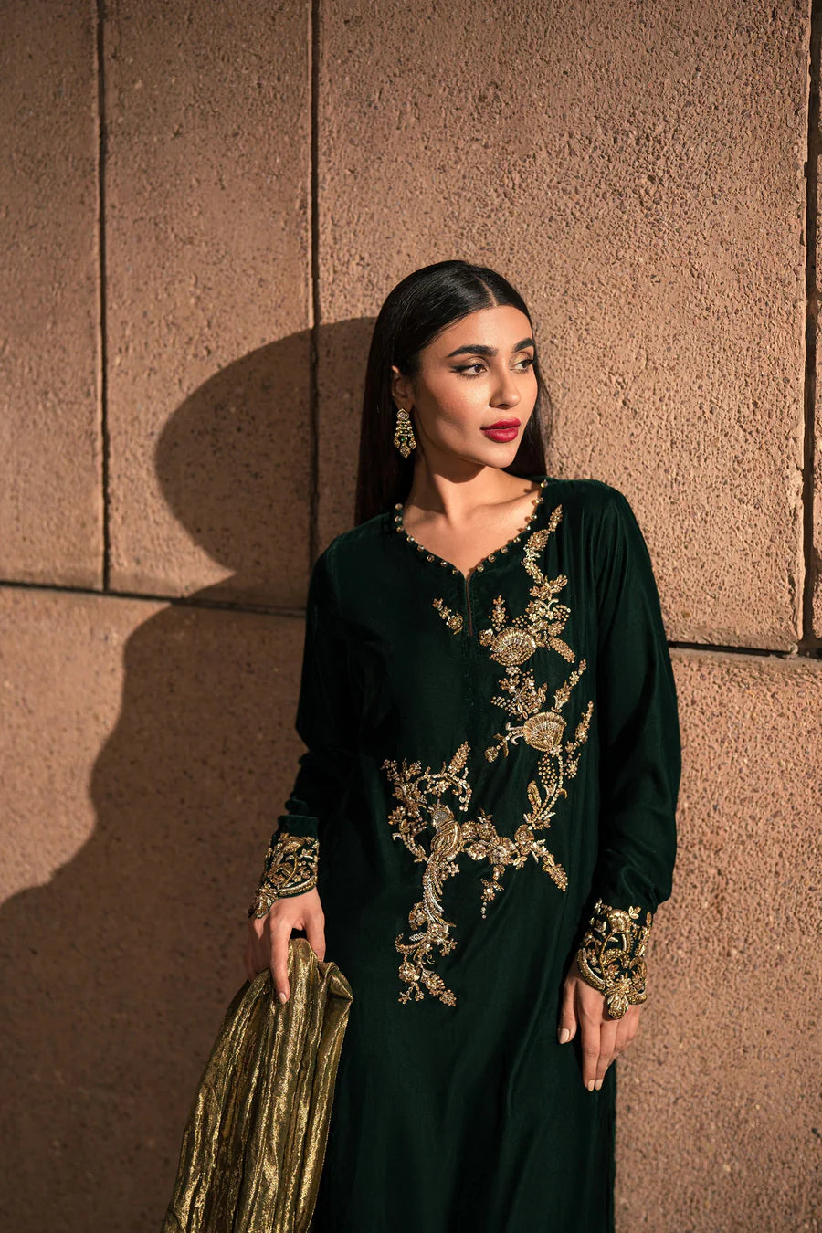 AMMARA KHAN RENDEZVOUS’24 | EMERALD JEWEL OF THE EAST VELVET SET