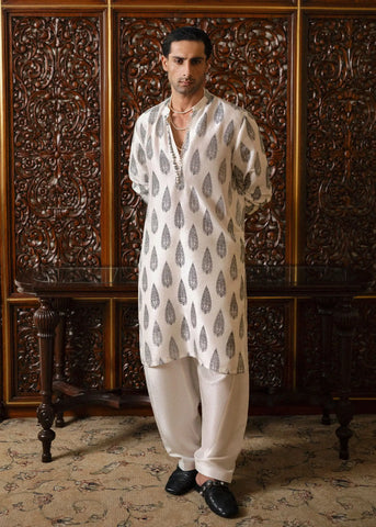 HUSSAIN REHAR LUXURY PRET ‘BASIC NOT BASIC’24 | IVY