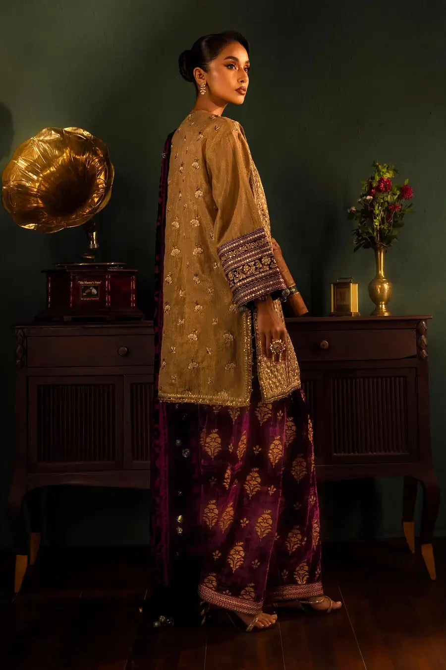 SANA SAFINAZ LUXURY PRET’24 | FW24SGE591P2T