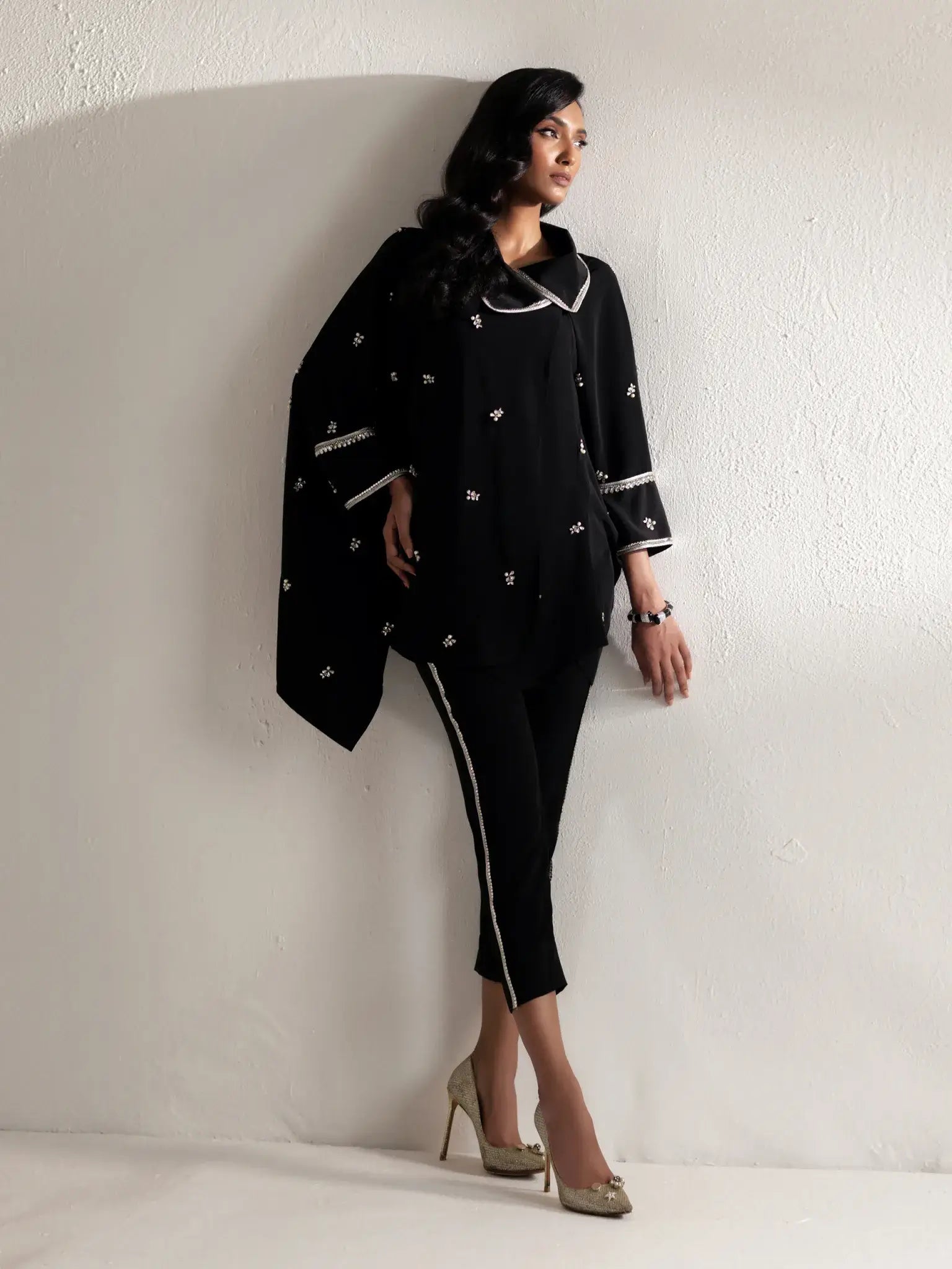 IQA DESIGN KAI VOL 2 | ZYNA – BLACK – embellishedkurtas