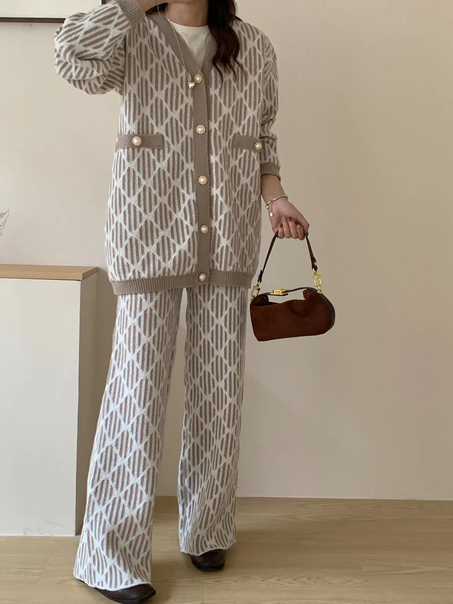 HASSAL AUTUMN WINTER’24 | AYSEL CRISS CROSS TWO PC SET