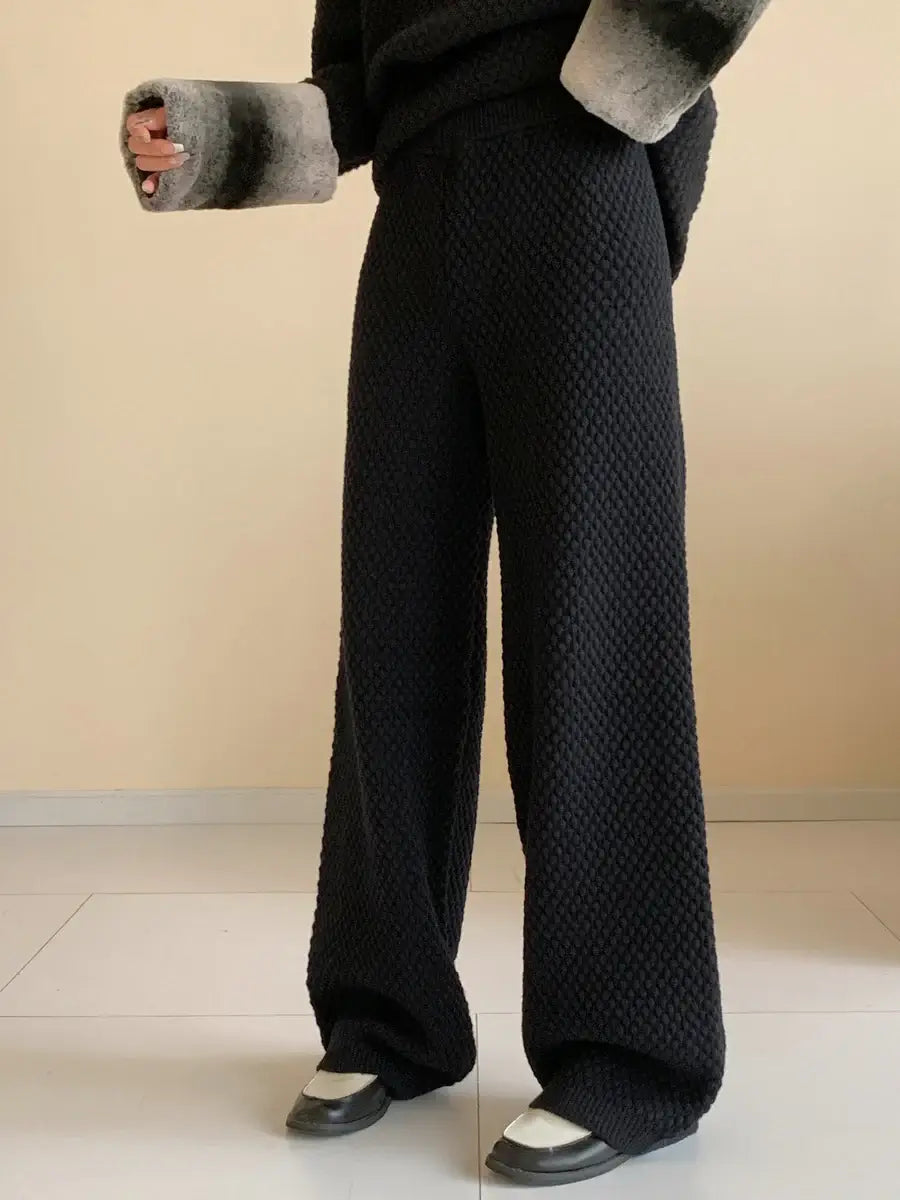 HASSAL AUTUMN WINTER’24 | TOKYO TEXTURED SUIT WITH FAUX FUR SLEEVES