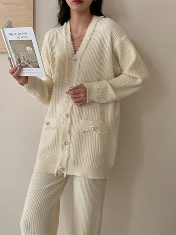 HASSAL AUTUMN WINTER’24 | BERLIN WHITE 2PC SET WITH PEARL DETAILS