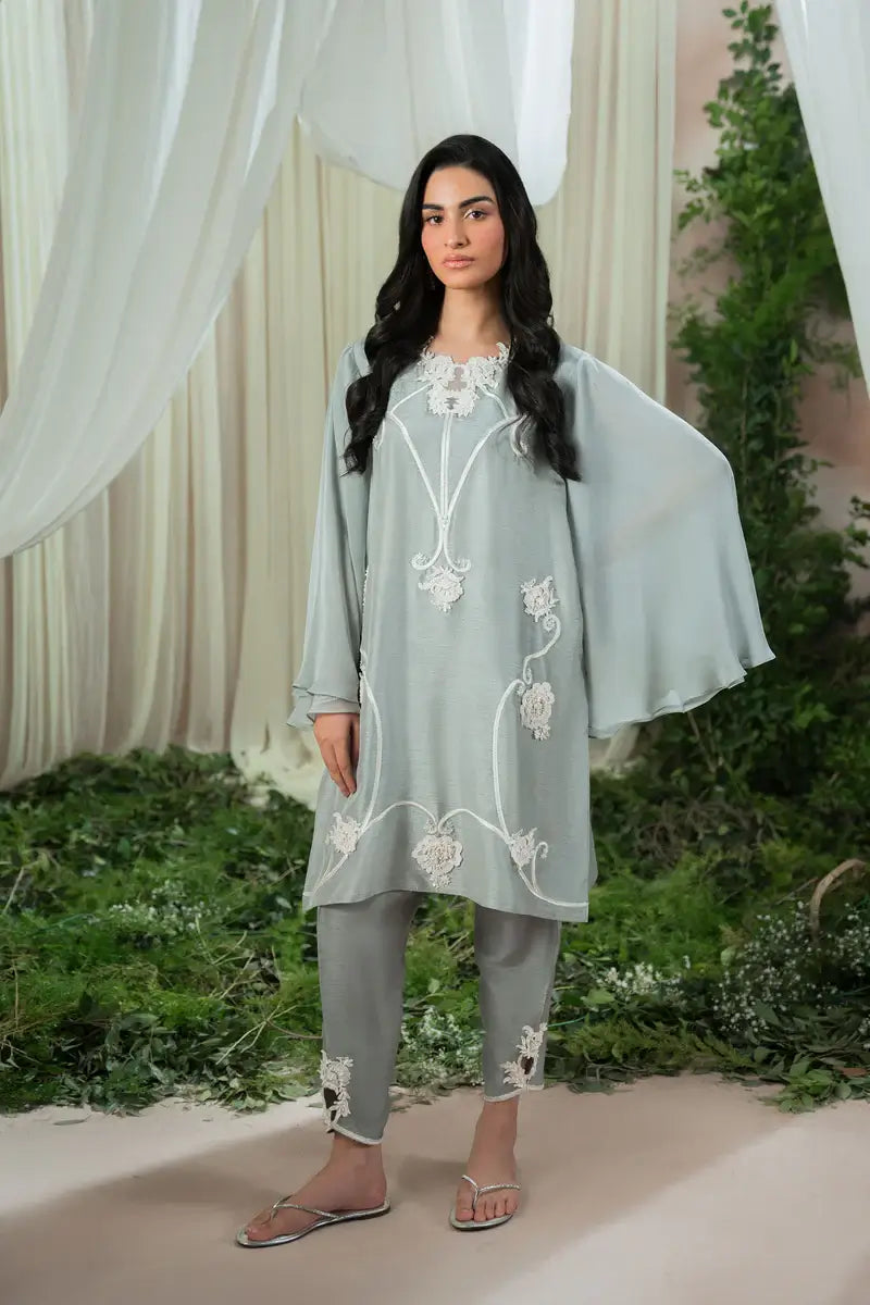 AMMARA KHAN ‘SIA EID LUXURY’25 | DOVE KURTA SHALWAR SET