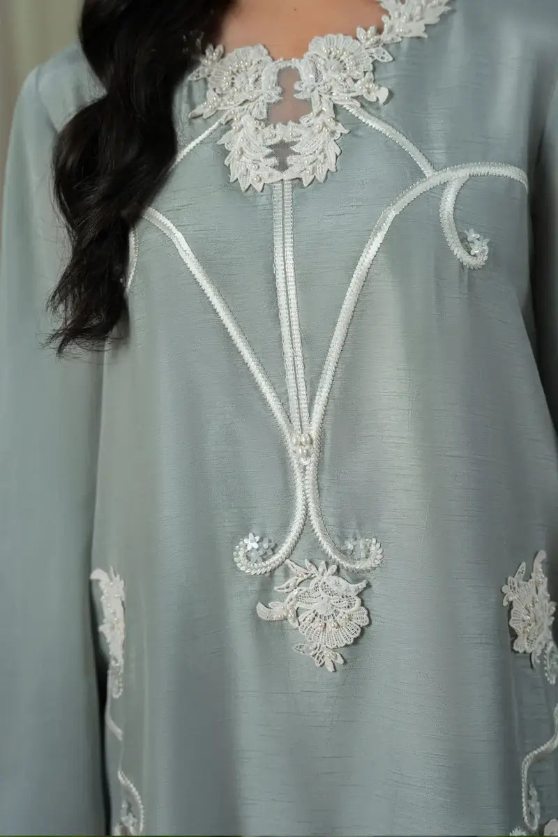 AMMARA KHAN ‘SIA EID LUXURY’25 | DOVE KURTA SHALWAR SET
