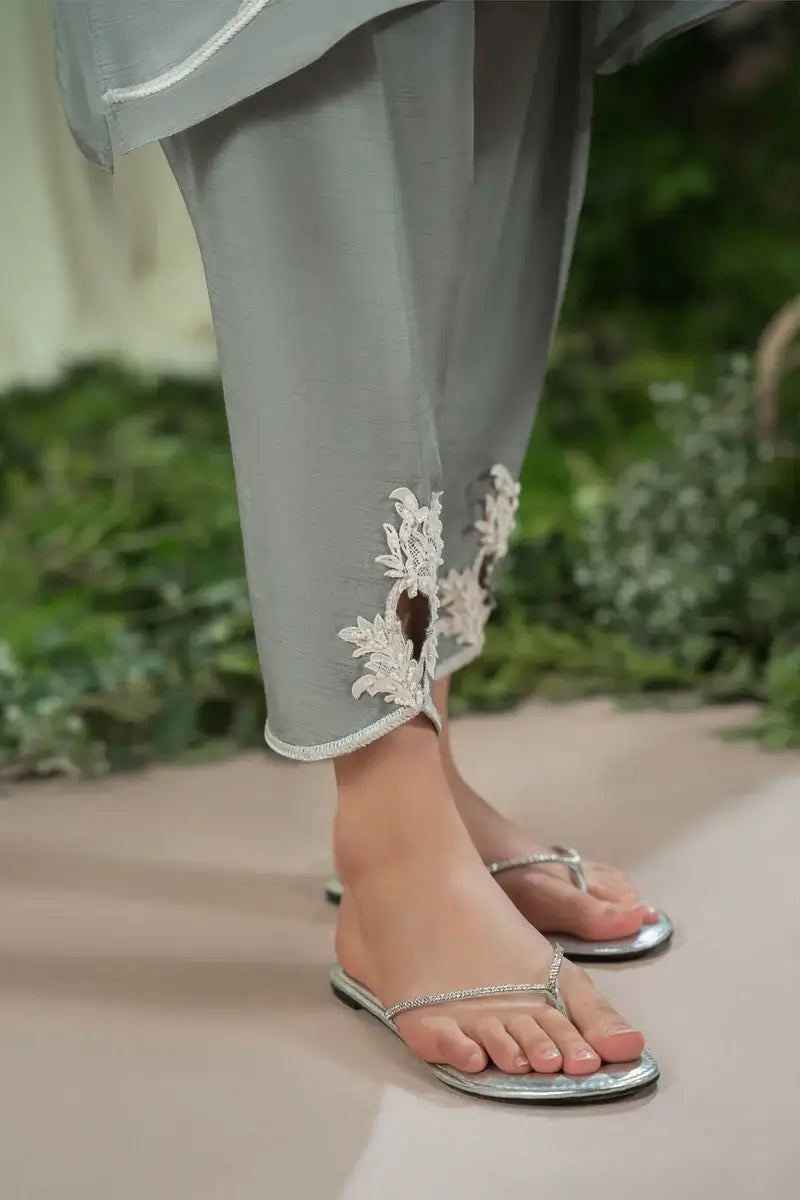 AMMARA KHAN ‘SIA EID LUXURY’25 | DOVE KURTA SHALWAR SET