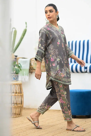 NADIA FAROOQUI ROCCO PRINTS’25 | PETAL SHORES