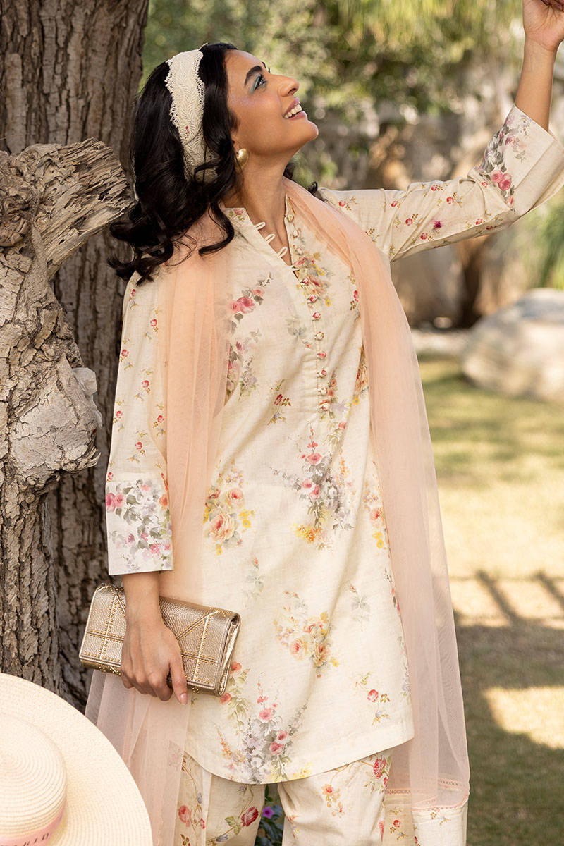 FARIDA HASAN ‘PICNIC BASICS’25 | PEACH PETAL SET