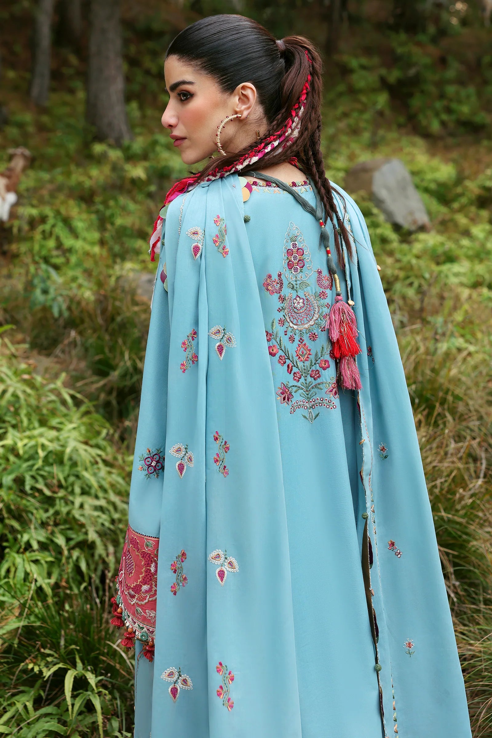 ZAHA ‘NEELAM LAWN’25 | RHEA