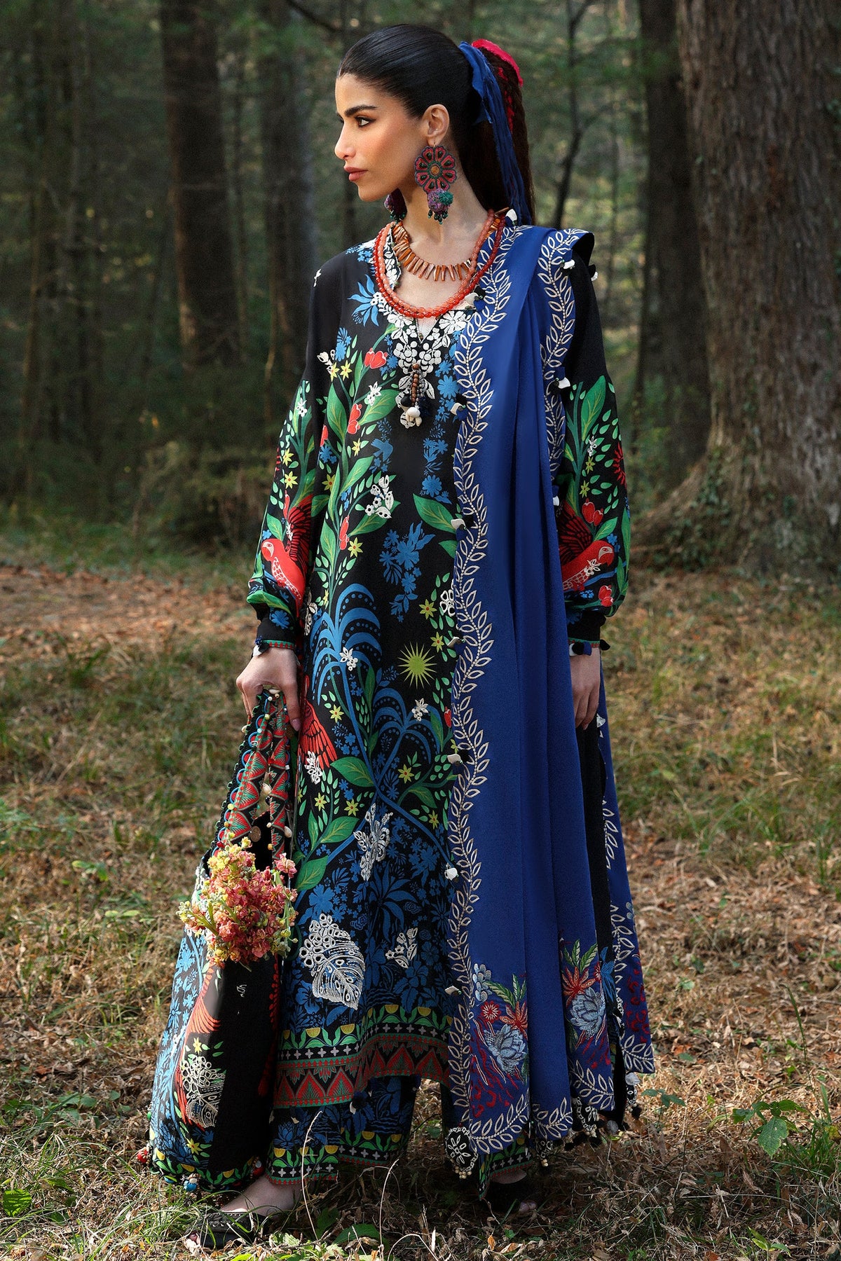 ZAHA ‘NEELAM LAWN’25 | BLACK SOLANA