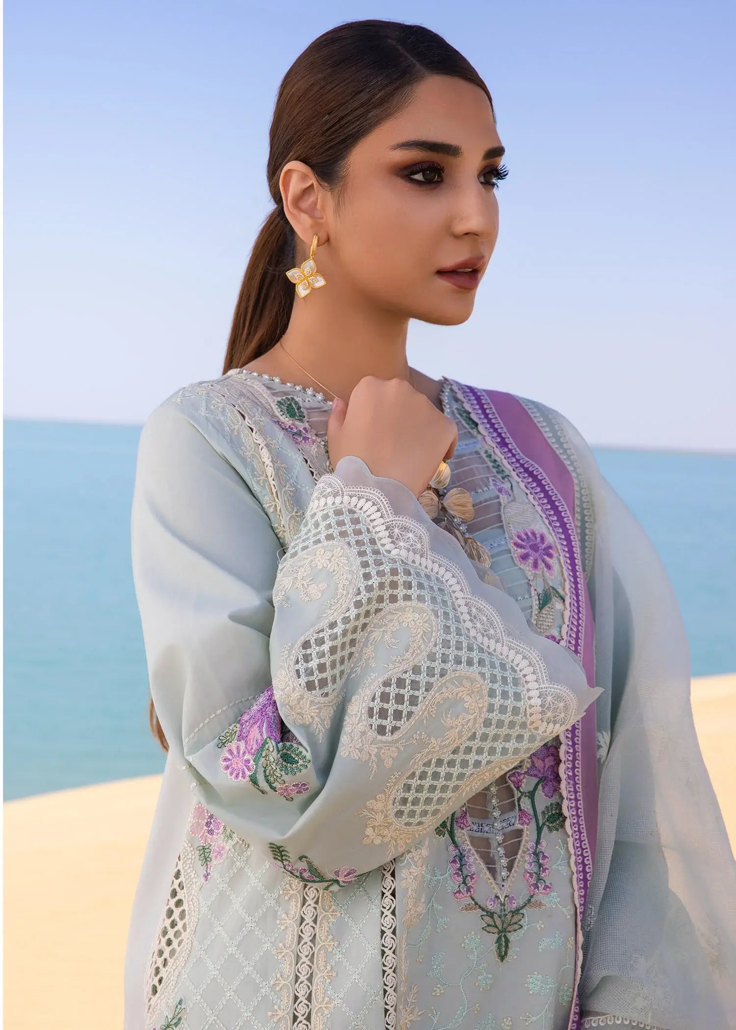 CRIMSON ‘FLOW UNSTITCHED SPRING SUMMER’25 | A HANDMADE TALE
