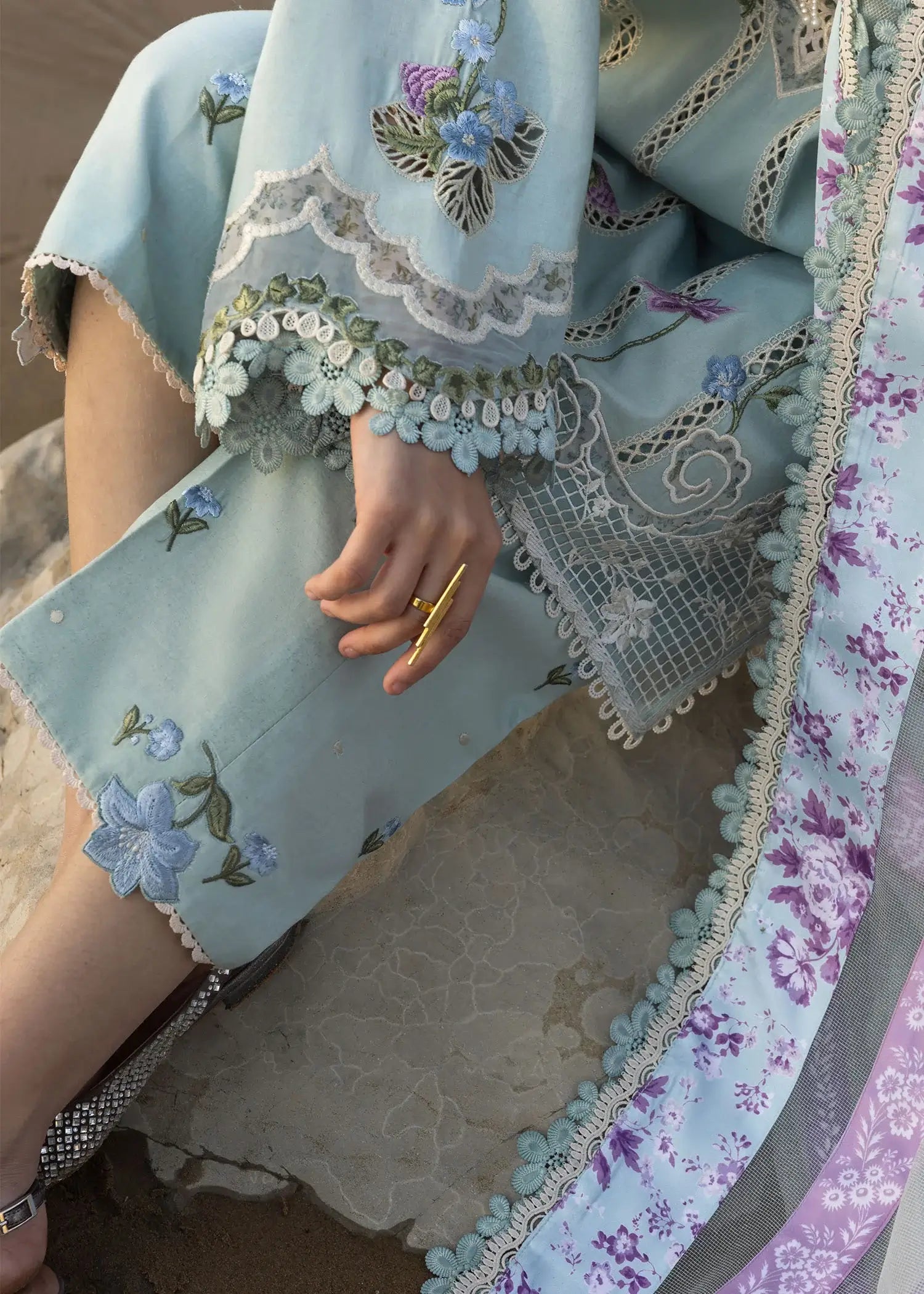 CRIMSON ‘FLOW UNSTITCHED SPRING SUMMER’25 | FLORAL CRUSH- A