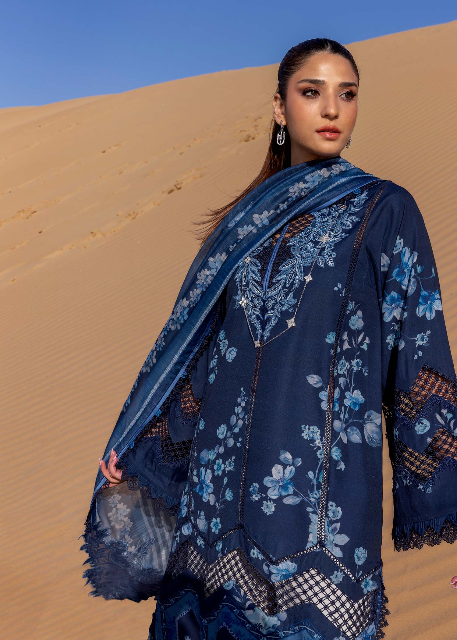 CRIMSON ‘FLOW UNSTITCHED SPRING SUMMER’25 | UNDER THE TUSCAN LOVE