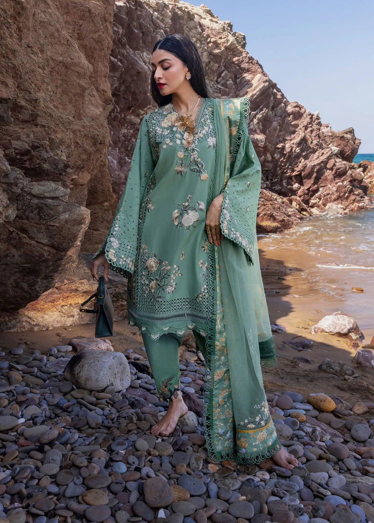 CRIMSON ‘FLOW UNSTITCHED SPRING SUMMER’25 | PARSI THREADS