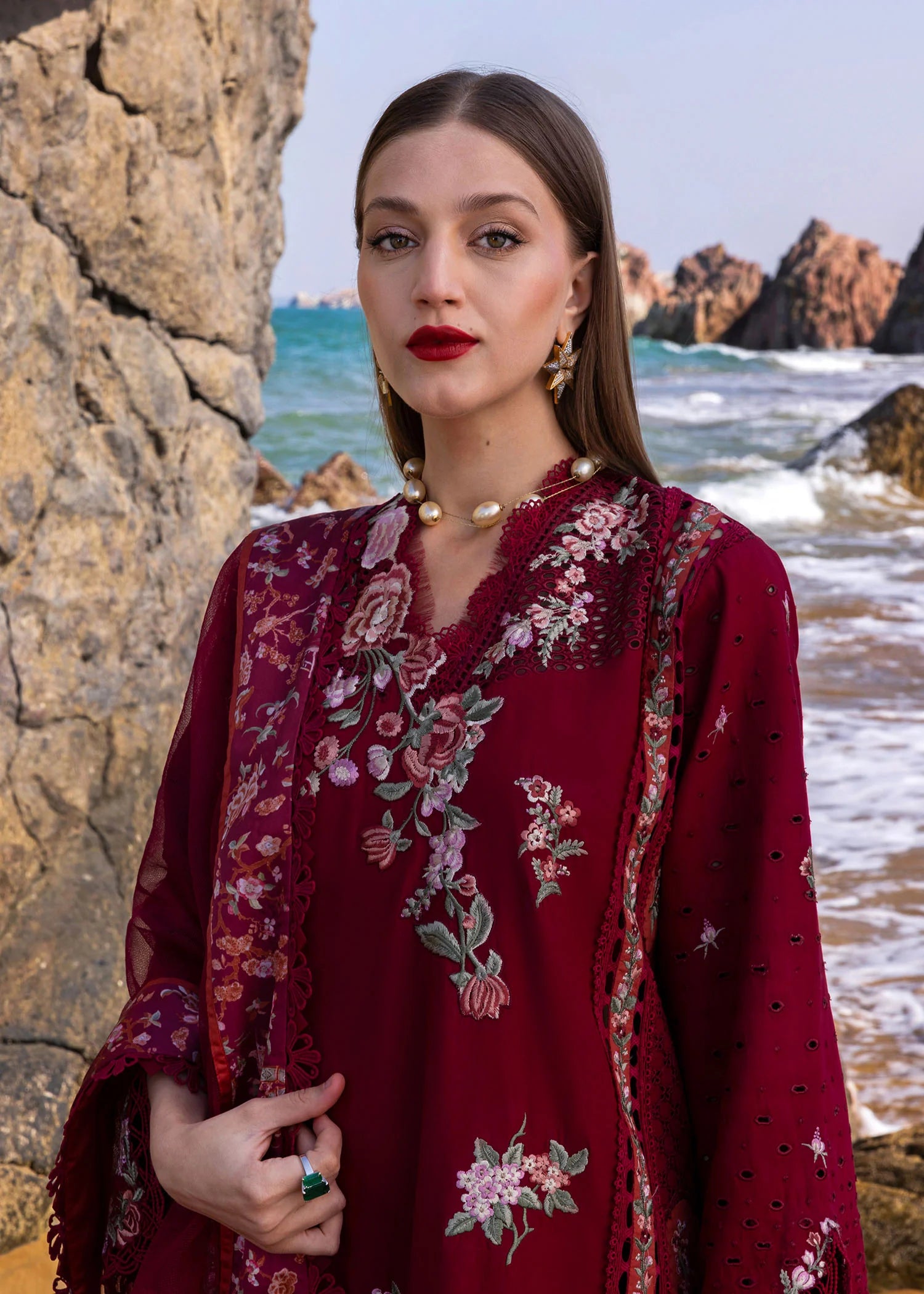 CRIMSON ‘FLOW UNSTITCHED SPRING SUMMER’25 | PARSI THREADS - B