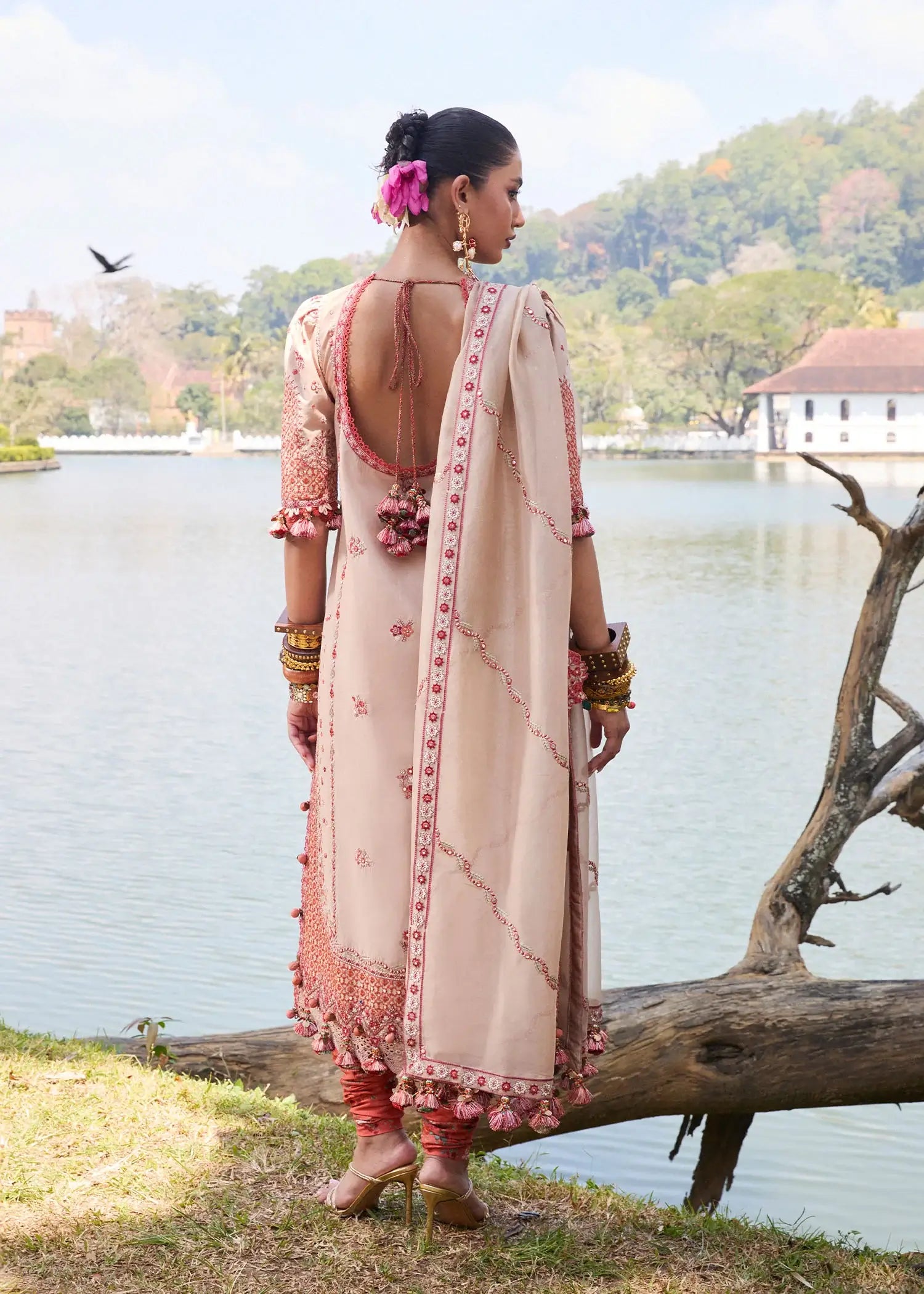 HUSSAIN REHAR LUXURY LAWN’25 | MARI