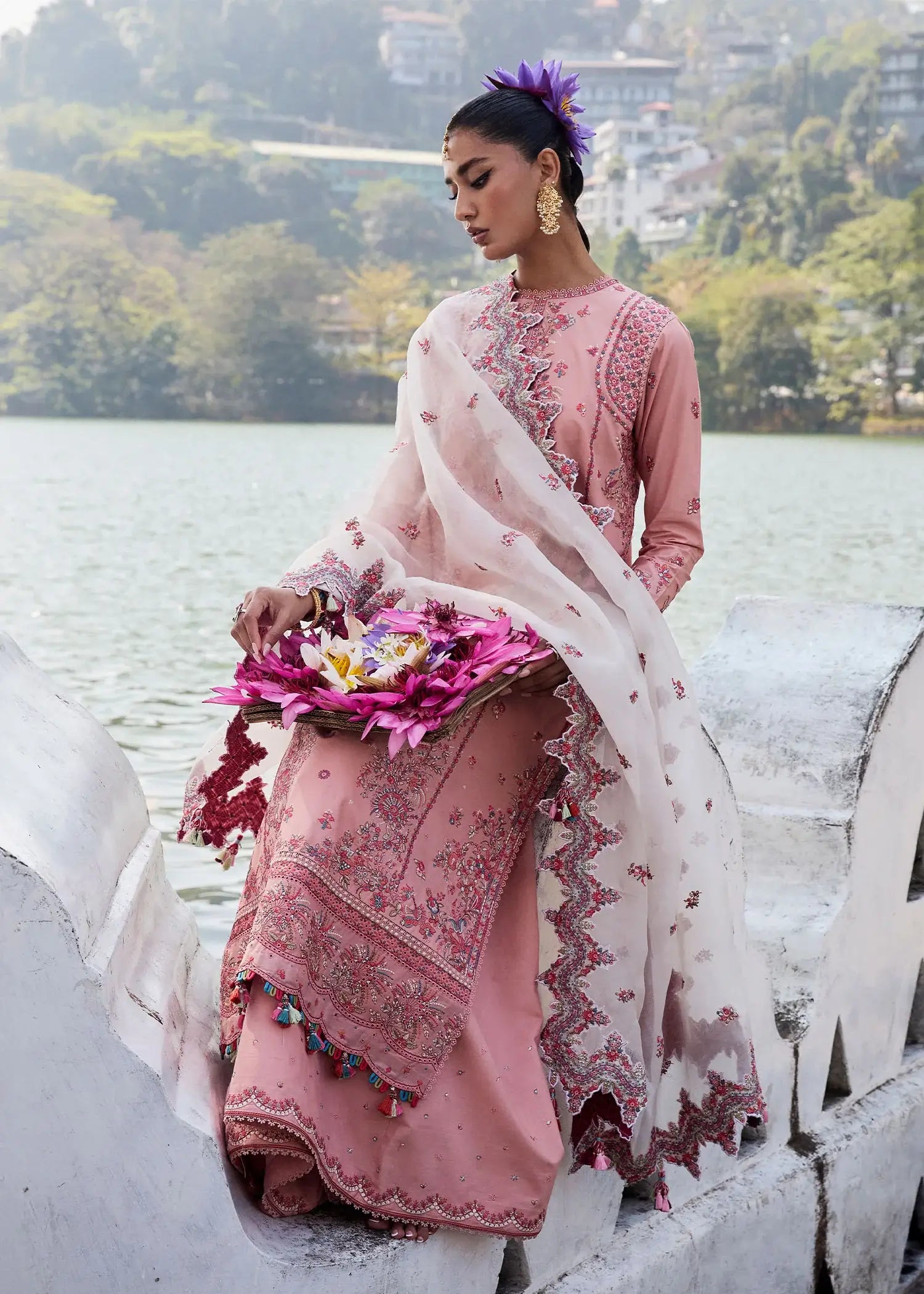HUSSAIN REHAR LUXURY LAWN’25 | PEAAR