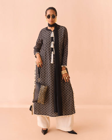 IQBAL HUSSAIN DIFFUSION SPRING SUMMER’25 | EO-02