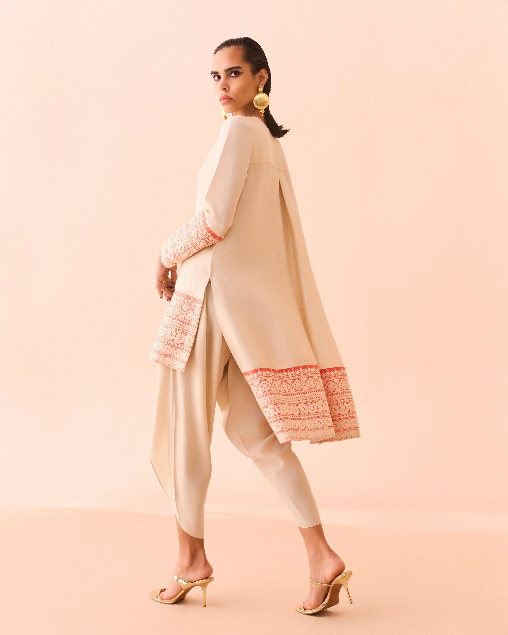 IQBAL HUSSAIN DIFFUSION SPRING SUMMER’25 | EO-05