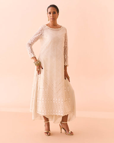 IQBAL HUSSAIN DIFFUSION SPRING SUMMER’25 | EO-07