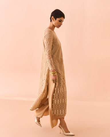 IQBAL HUSSAIN DIFFUSION SPRING SUMMER’25 | EO-08