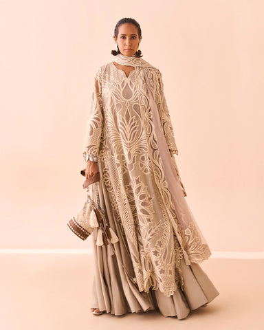 IQBAL HUSSAIN DIFFUSION SPRING SUMMER’25 | EO-12