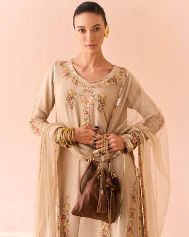 IQBAL HUSSAIN DIFFUSION SPRING SUMMER’25 | EO-15