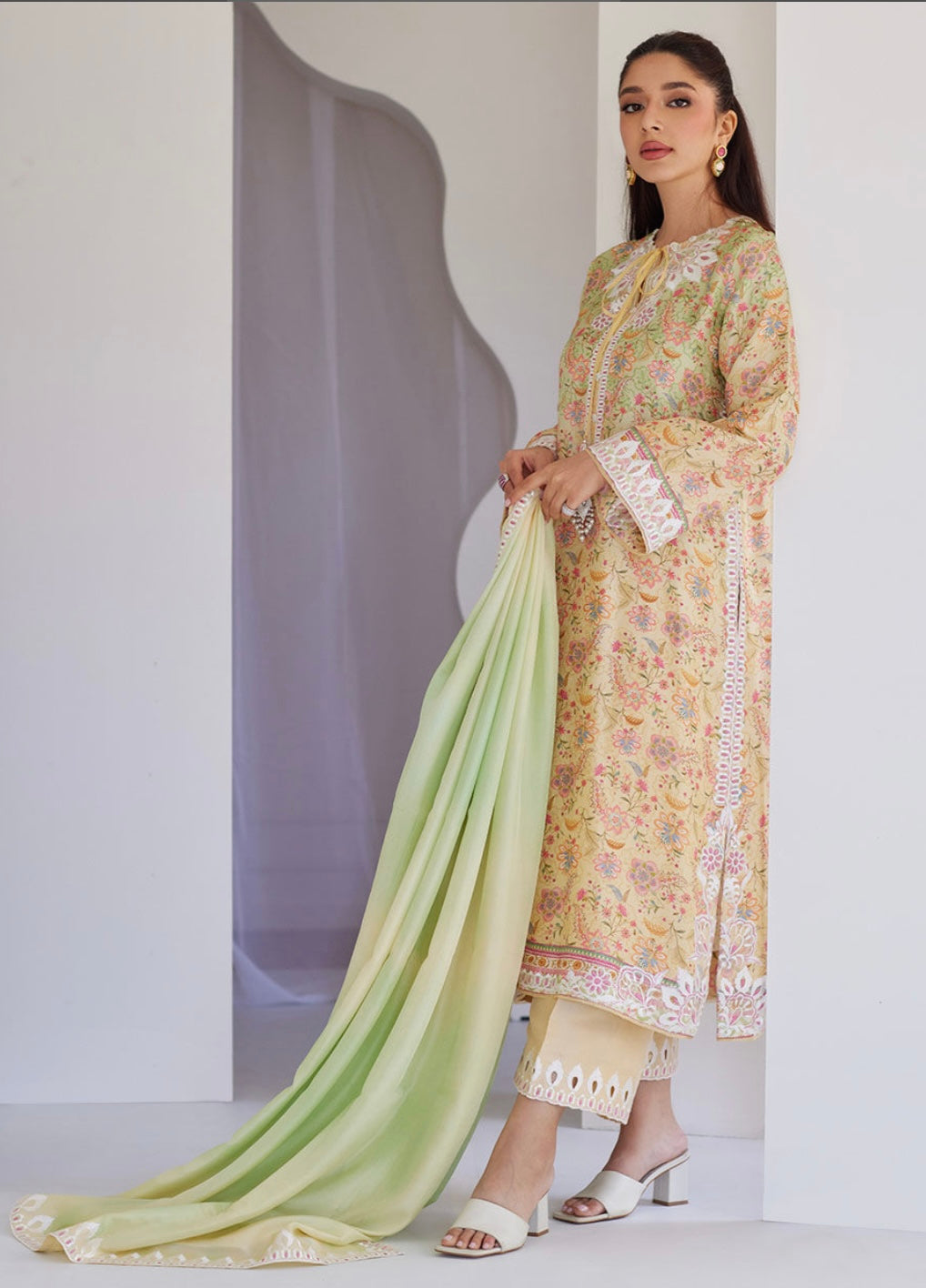 FARAH TALIB AZIZ ‘TARA LUXE SILK PRET’25 | LEORA OMBRÉ SHIRT & DUPATTA