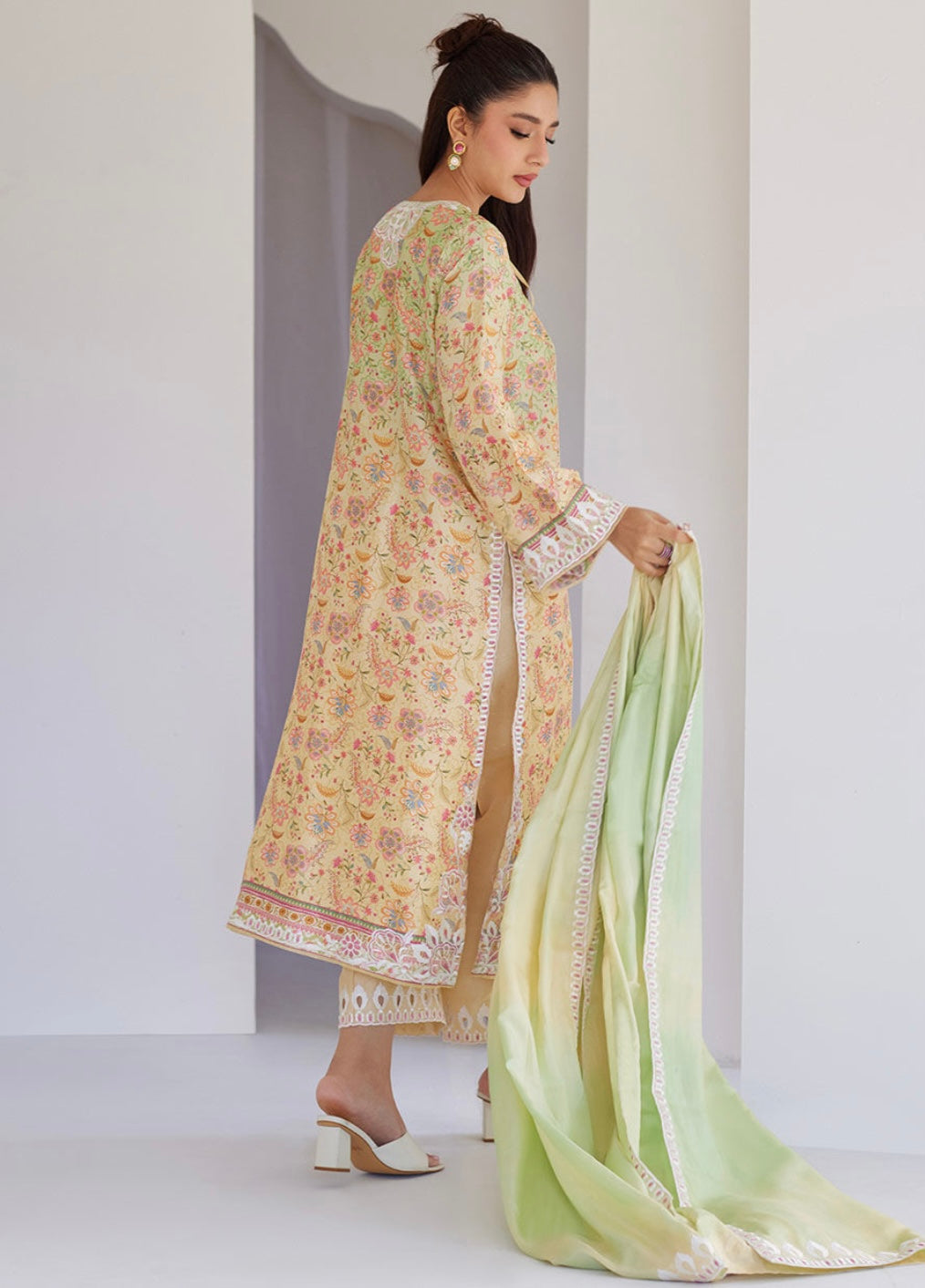 FARAH TALIB AZIZ ‘TARA LUXE SILK PRET’25 | LEORA OMBRÉ SHIRT & DUPATTA