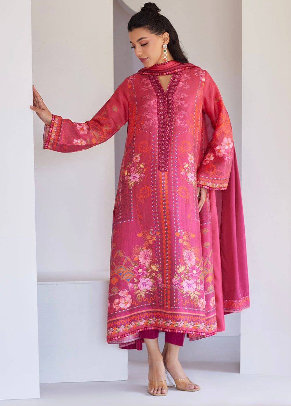 FARAH TALIB AZIZ ‘TARA LUXE SILK PRET’25 | ALIRA CRIMSON SHIRT & DUPATTA