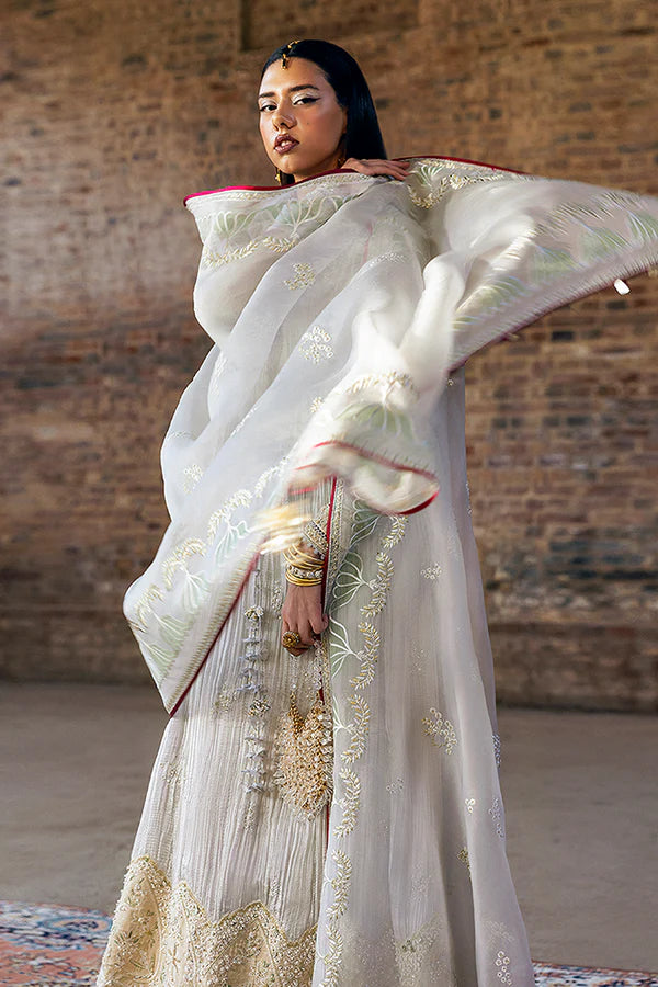 SUFFUSE SILK PRET’25 | NEVE