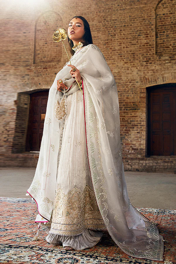 SUFFUSE SILK PRET’25 | NEVE