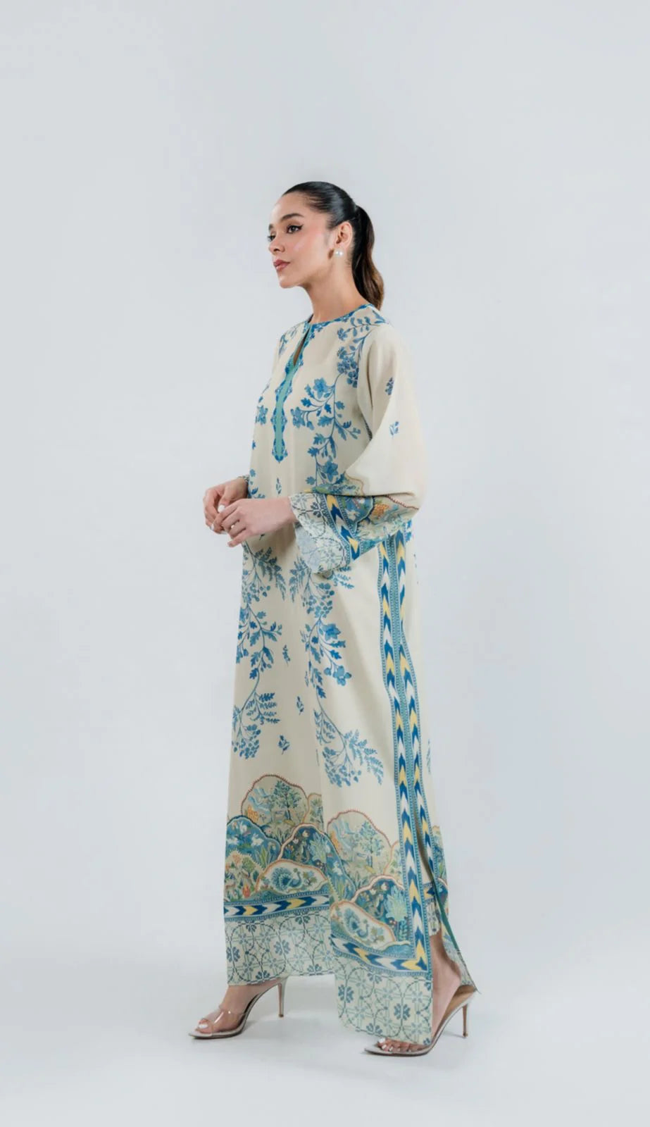 BARAE KHANOM RTW’25 | AFRA